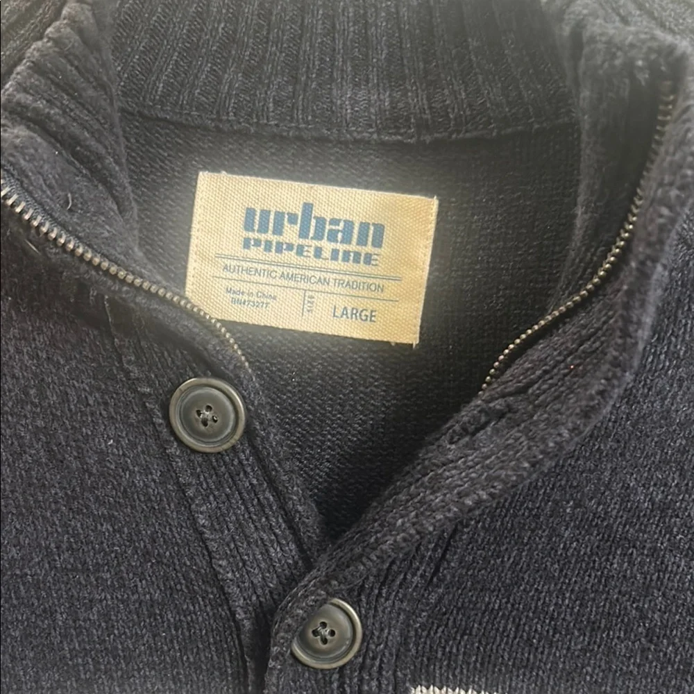 Urban Outfitters Navy Blue and Gray Men's Sweater great condition - Picture 4 of 10
